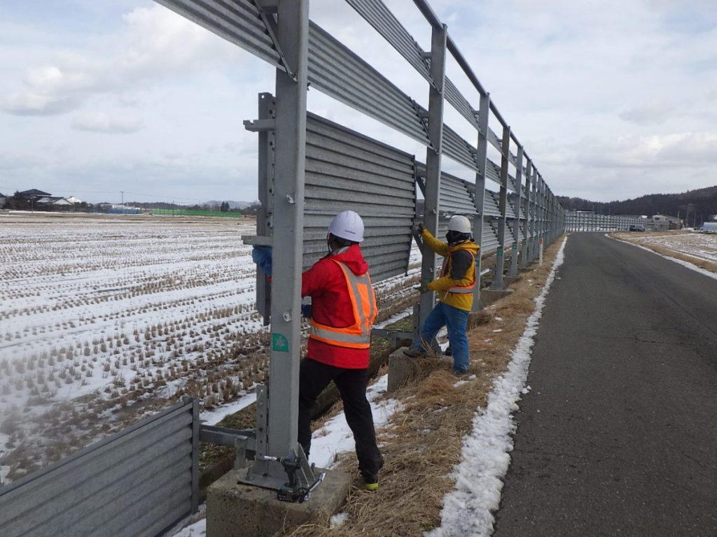写真：由利本荘市防雪柵張出収納2